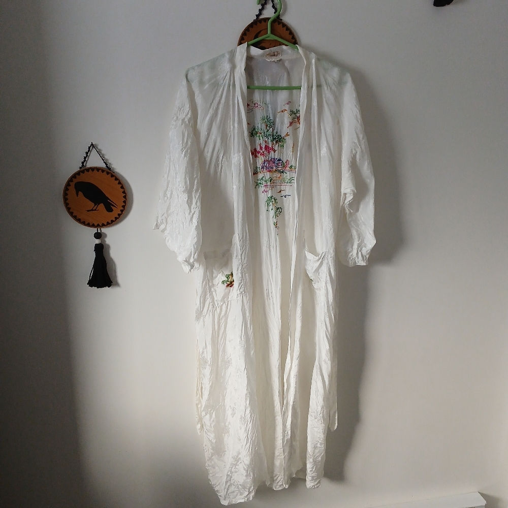 Vintage Rayon Golden Bee Embroidered Robe - Picture 11 of 14